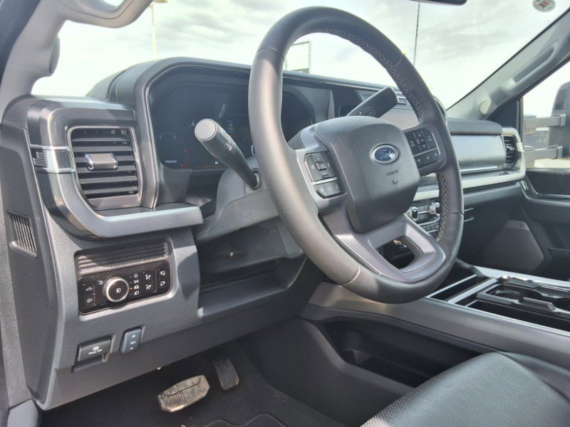 Used 2025 Ford F450 Lariat w/ Snow Plow/Camper Package image 10