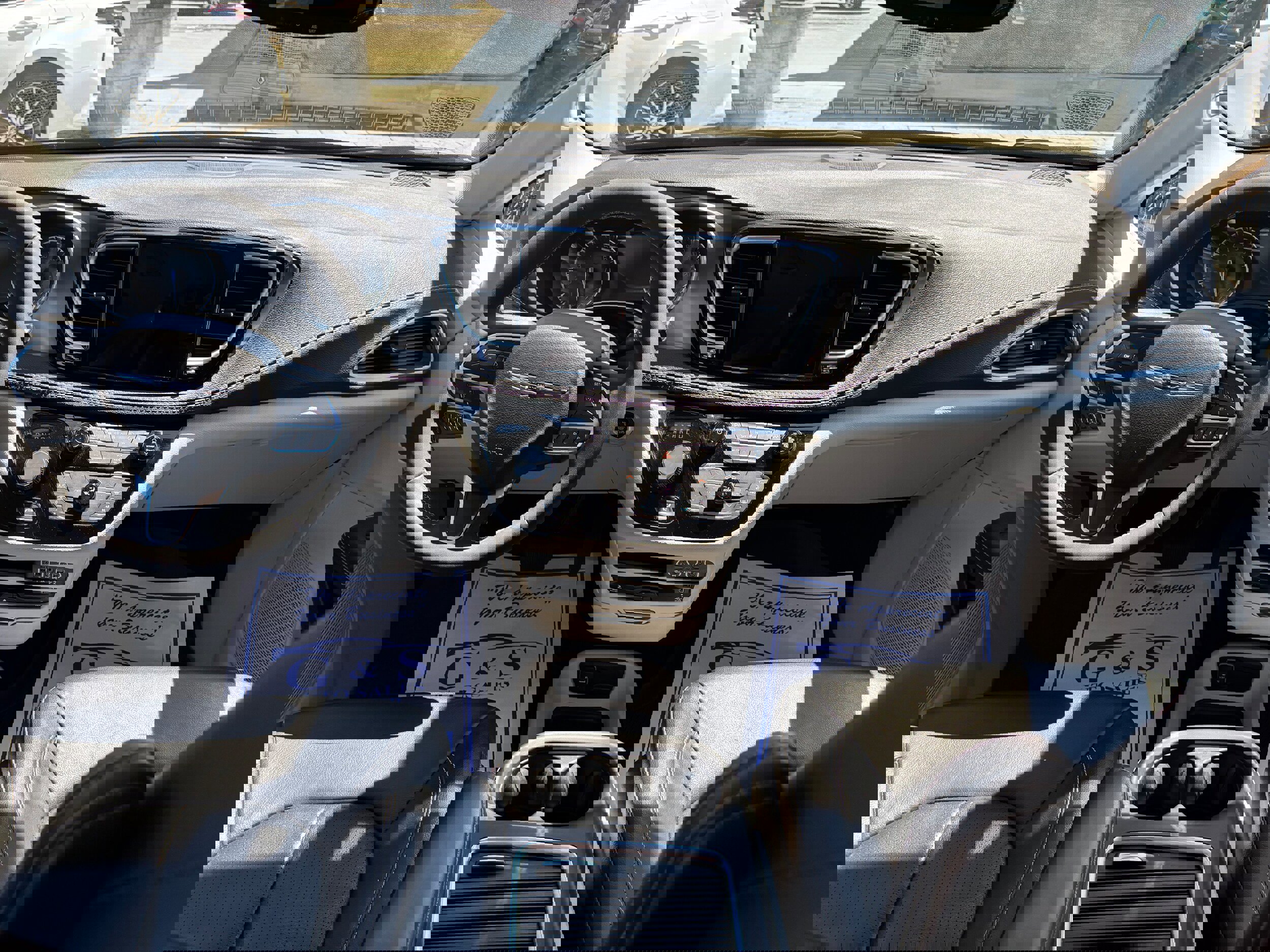 Used 2022 Chrysler Pacifica Touring-L w/ Uconnect Theater Family Group image 13