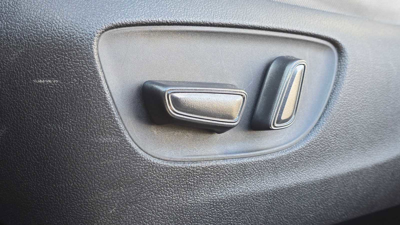 Used 2024 Toyota Sienna LE image 28