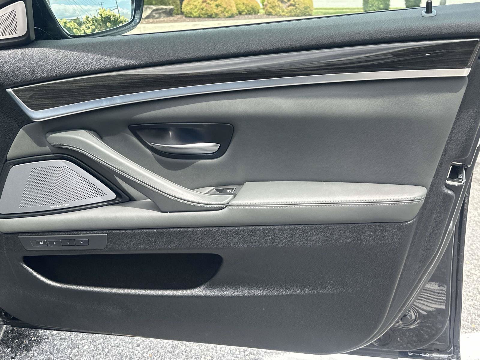 Used 2013 BMW M5 RWD image 40