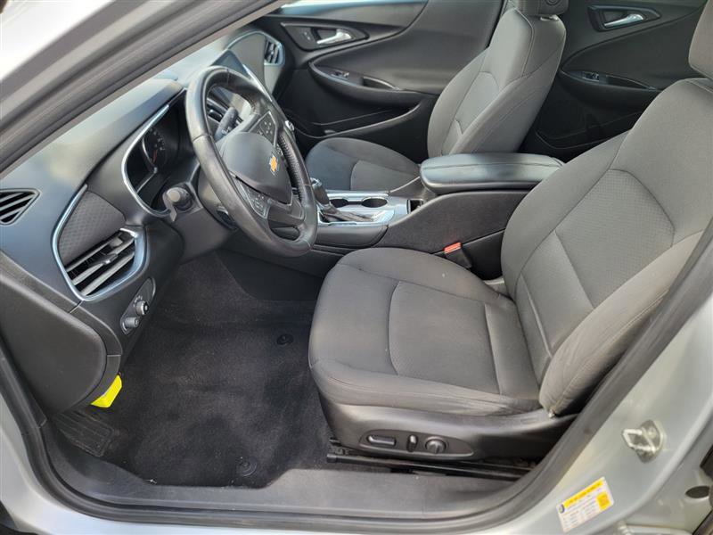 Used 2017 Chevrolet Malibu LT w/ Driver Confidence Package image 8