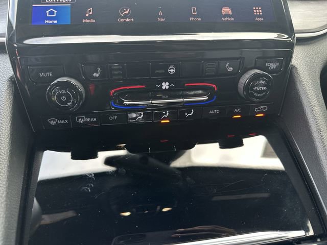 Used 2024 Jeep Grand Cherokee Limited image 17