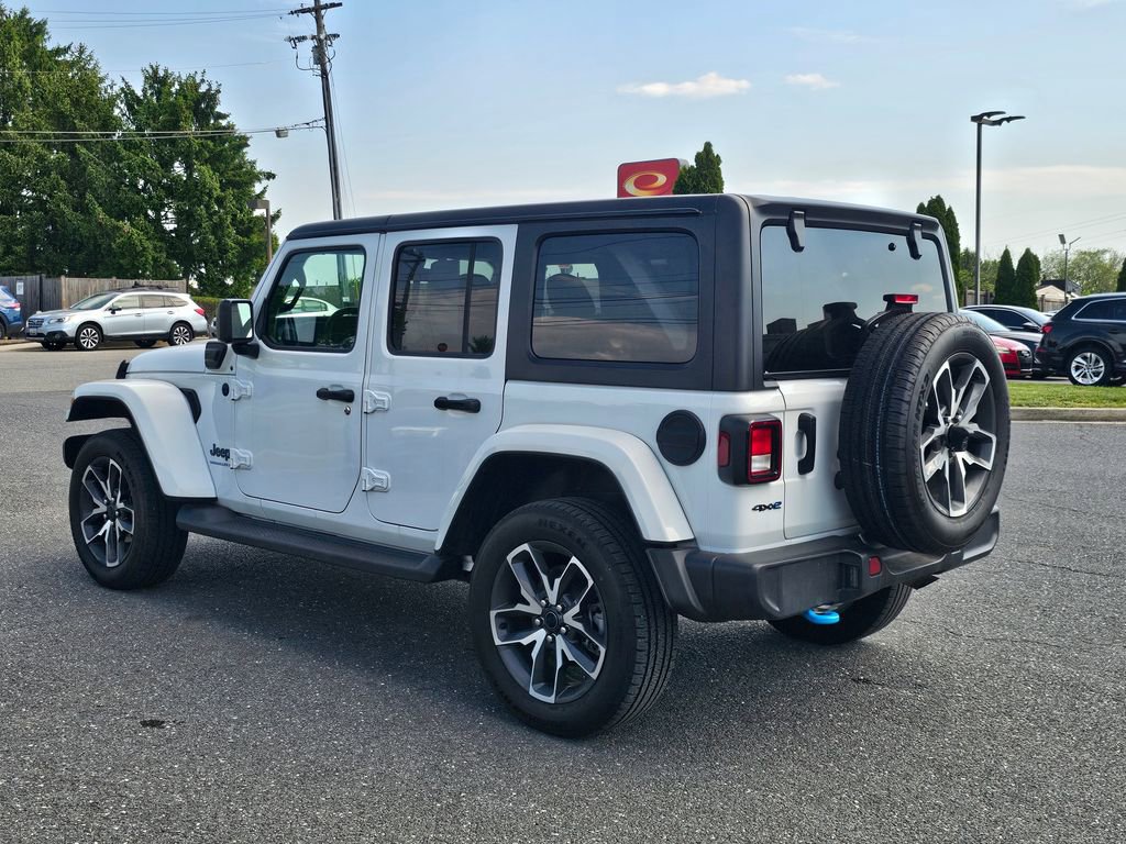 Used 2024 Jeep Wrangler Unlimited w/ Convenience Group AWD/4WD image 15