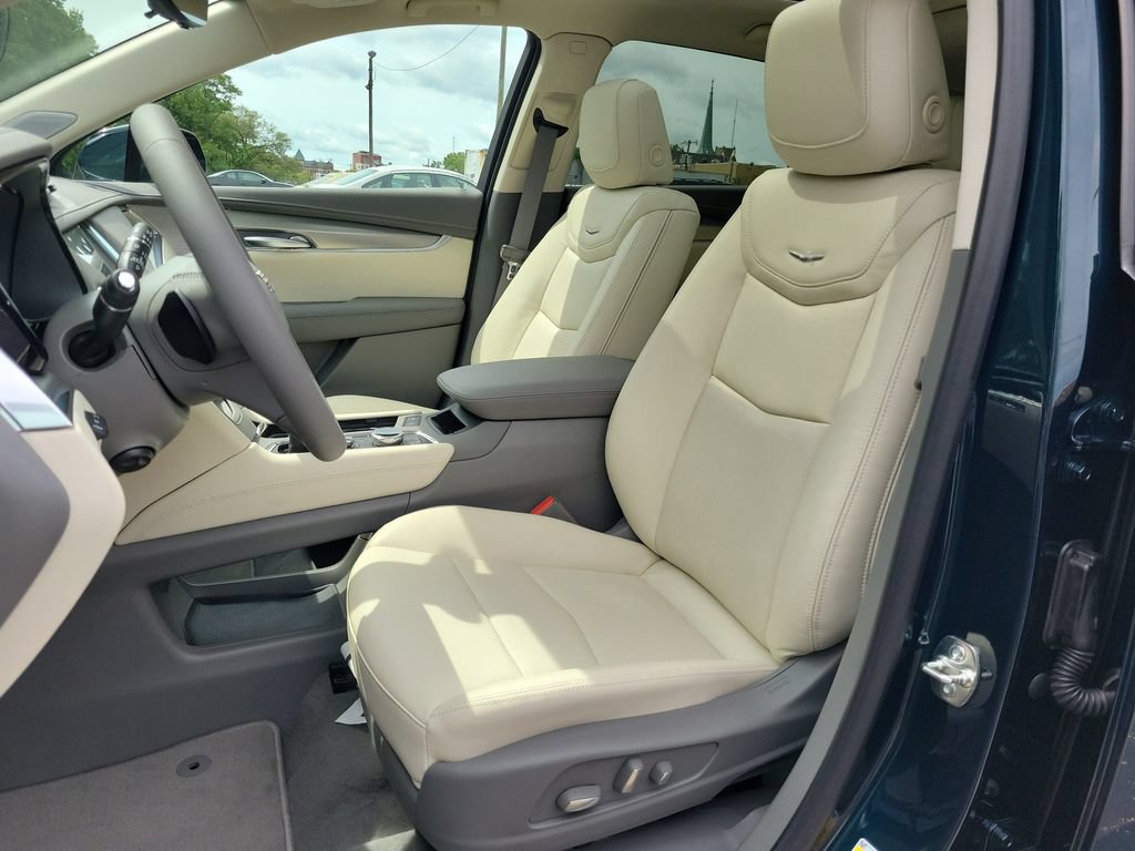 New 2026 Cadillac XT5 Premium Luxury w/ Driver Assist Package AWD/4WD image 23