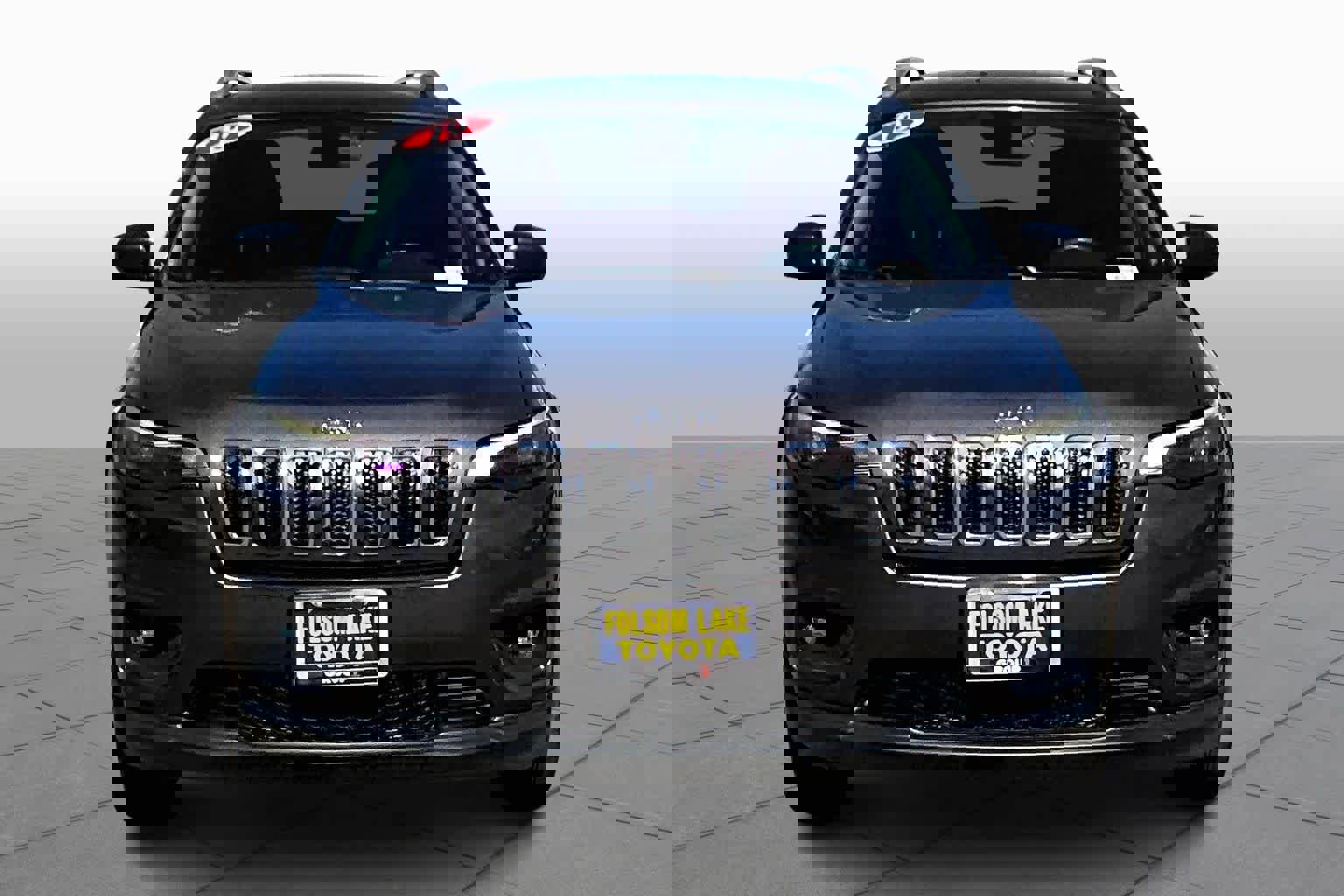 Used 2019 Jeep Cherokee Latitude Plus image 3