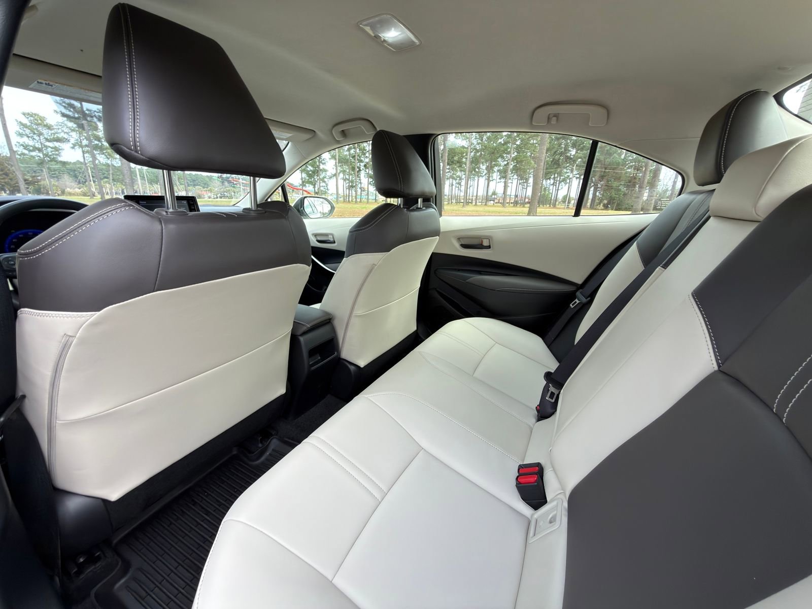 Used 2022 Toyota Corolla LE w/ Premium Interior Package image 14