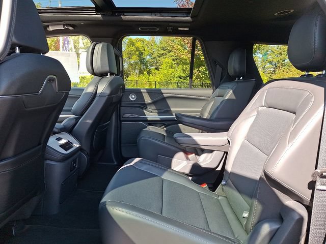New 2025 Lincoln Navigator L Reserve w/ Jet Appearance Package AWD/4WD image 5
