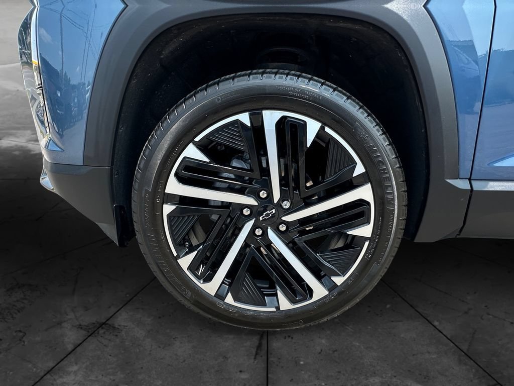 Used 2026 Chevrolet Equinox RS w/ Safety and Technology Package AWD/4WD image 14