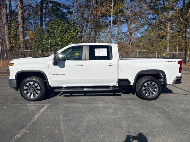 Used 2024 Chevrolet Silverado 2500 LT image 2