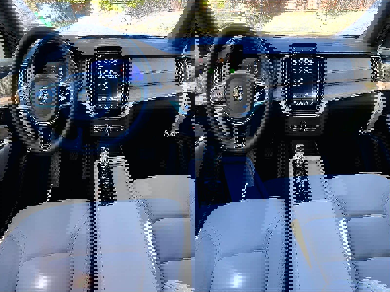 Used 2026 Volvo XC90 B6 Plus w/ Protection Package Premier image 18