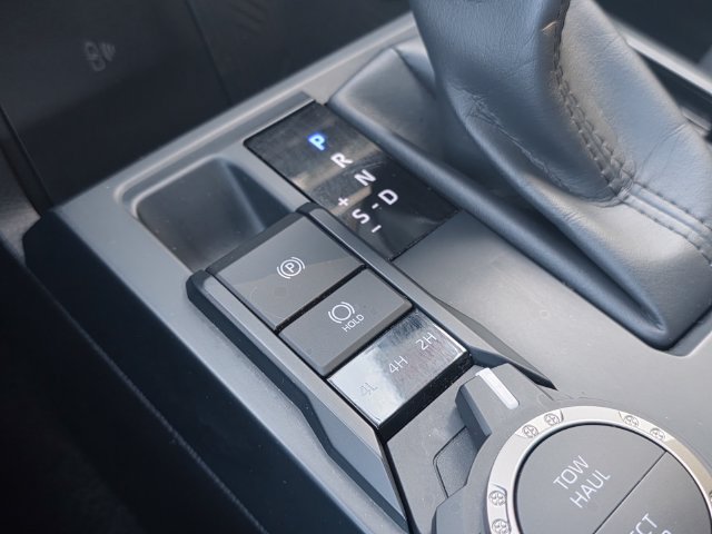 Used 2024 Toyota Tacoma SR5 AWD/4WD image 31