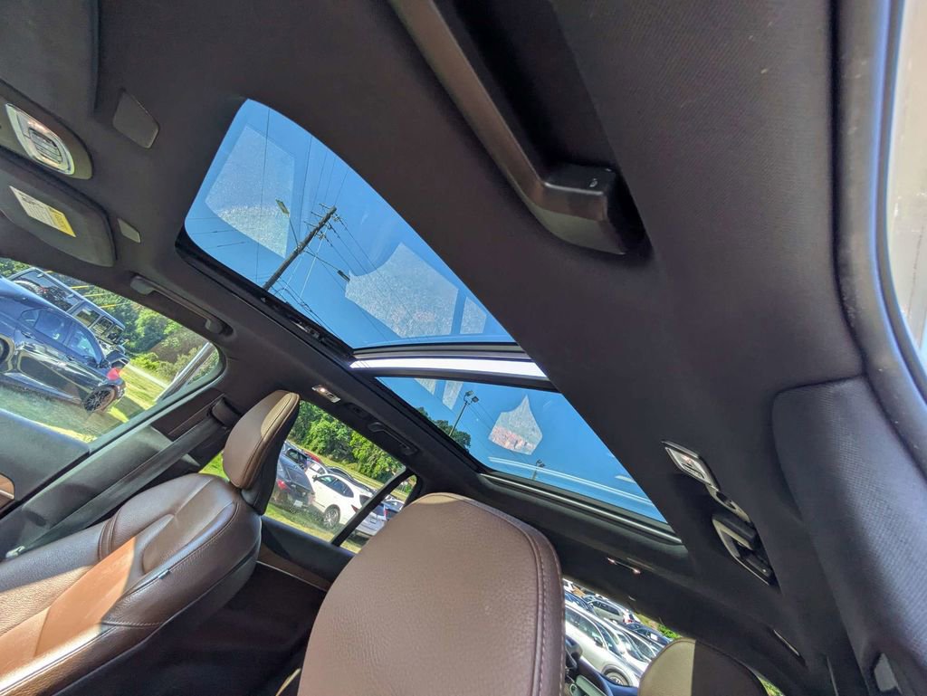 Used 2022 Volvo XC90 T6 Momentum AWD/4WD image 23