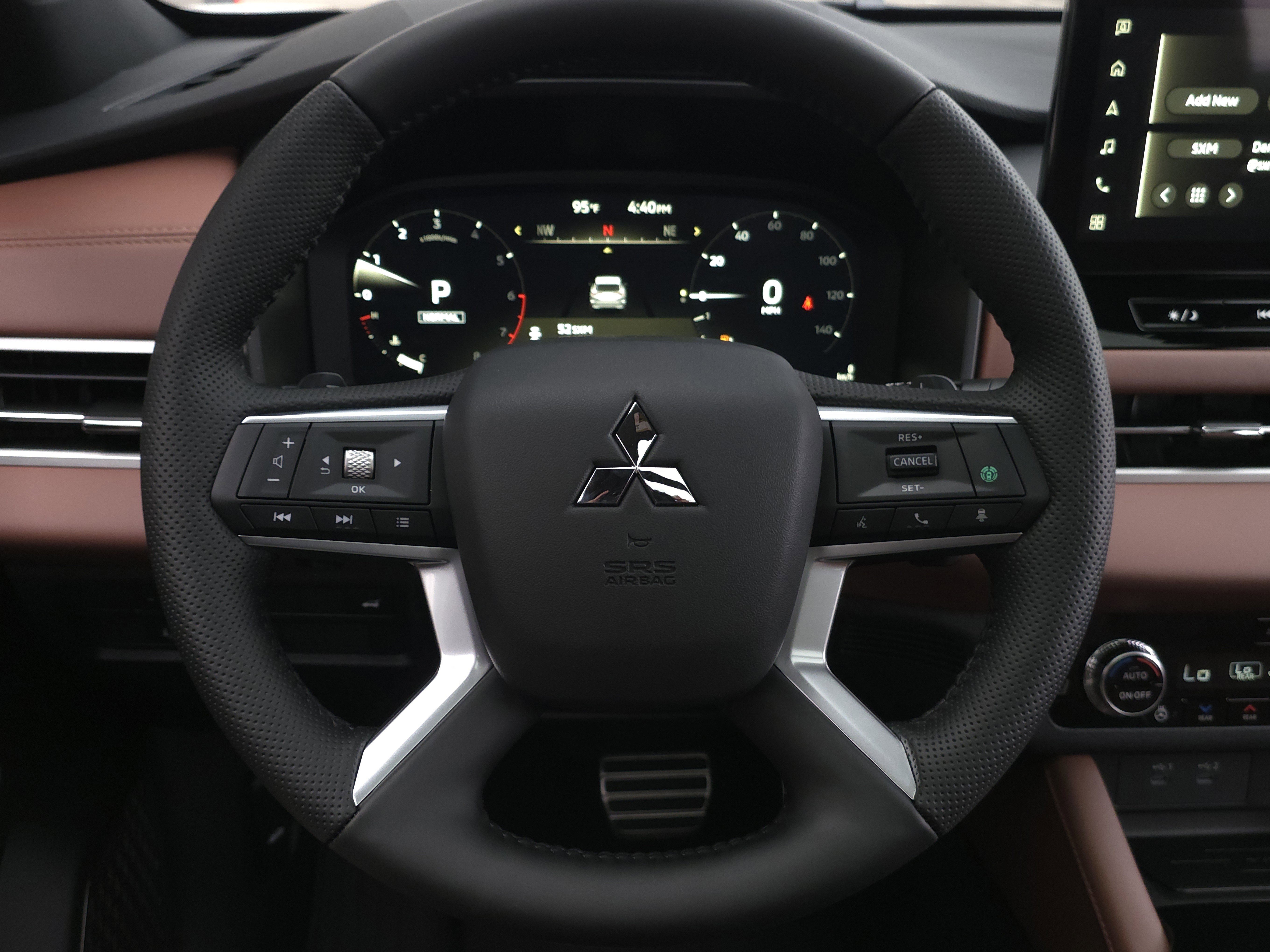New 2025 Mitsubishi Outlander SEL image 12