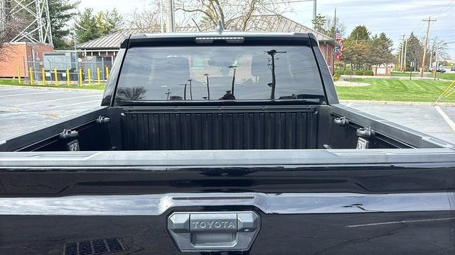 Used 2025 Toyota Tacoma SR5 AWD/4WD image 32