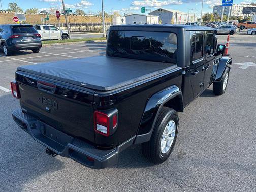 Used 2023 Jeep Gladiator Sport AWD/4WD image 8