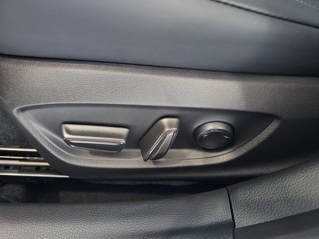 Used 2024 Toyota Prius XLE image 28