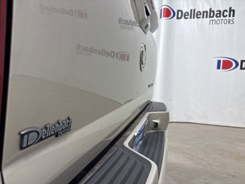 Used 2009 Cadillac Escalade EXT image 19