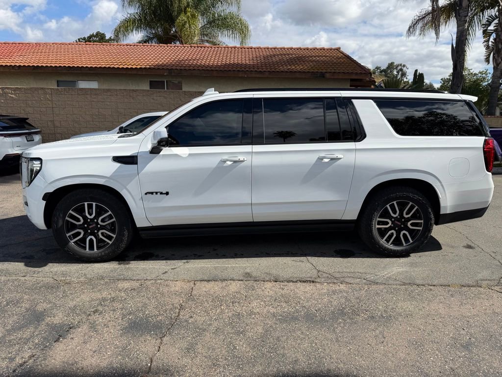 Used 2024 GMC Yukon XL AT4 w/ AT4 Premium Plus Package AWD/4WD image 9