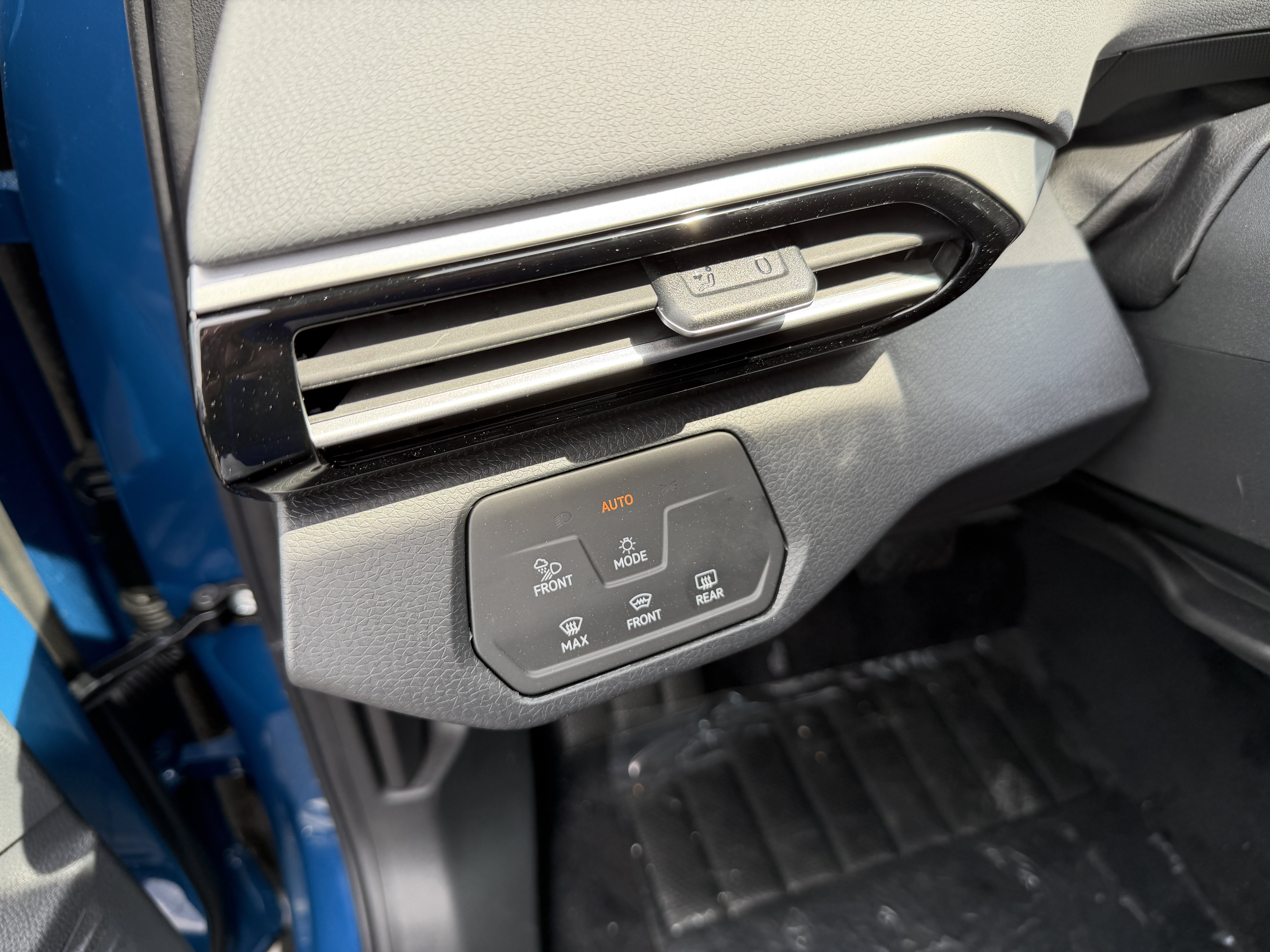 New 2026 Volkswagen ID.4 Pro S AWD/4WD image 14
