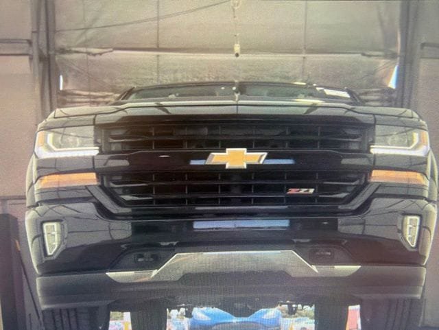 Used 2017 Chevrolet Silverado 1500 LT w/ All Star Edition AWD/4WD image 7