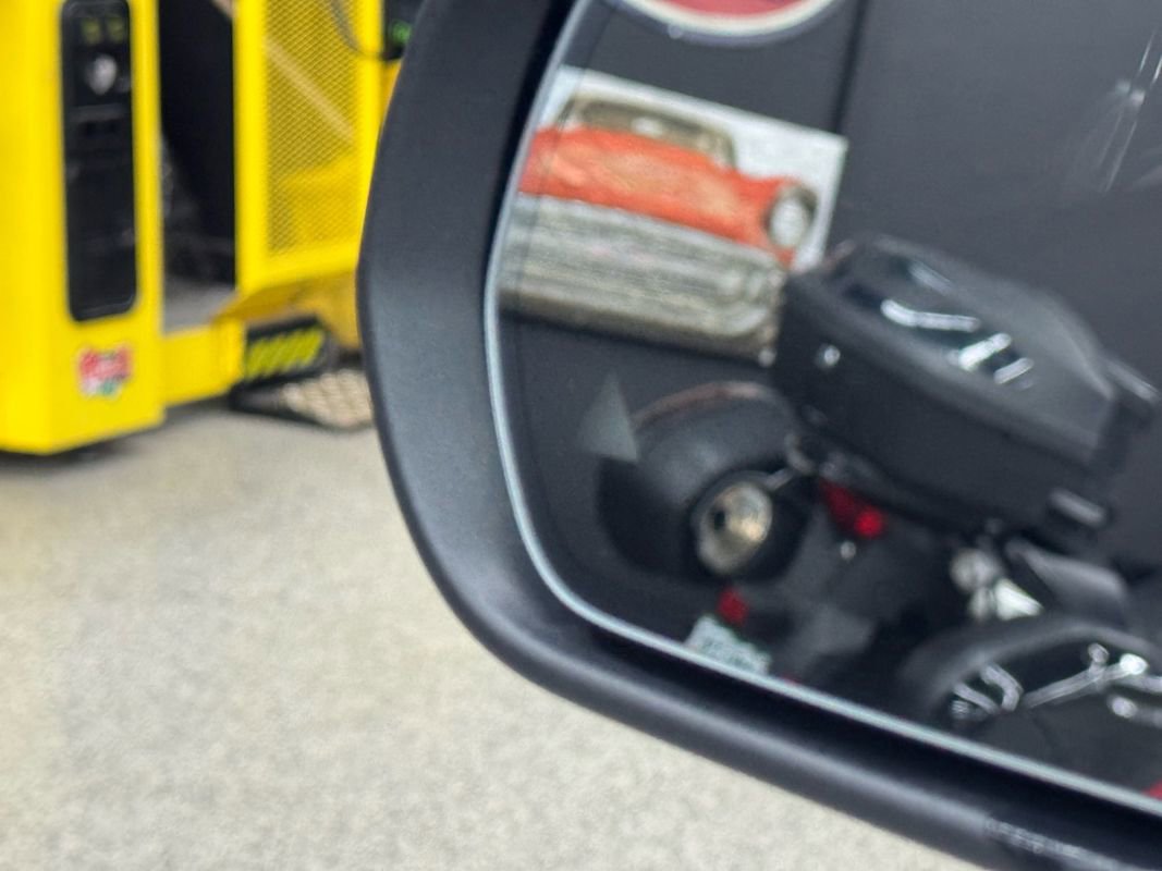 Used 2021 Mercedes-Benz GLC 300 4MATIC image 23