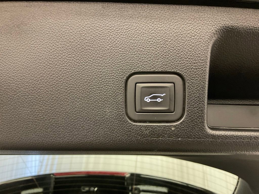 Used 2025 Chevrolet Equinox EV LT w/ Convenience Package II AWD/4WD image 40