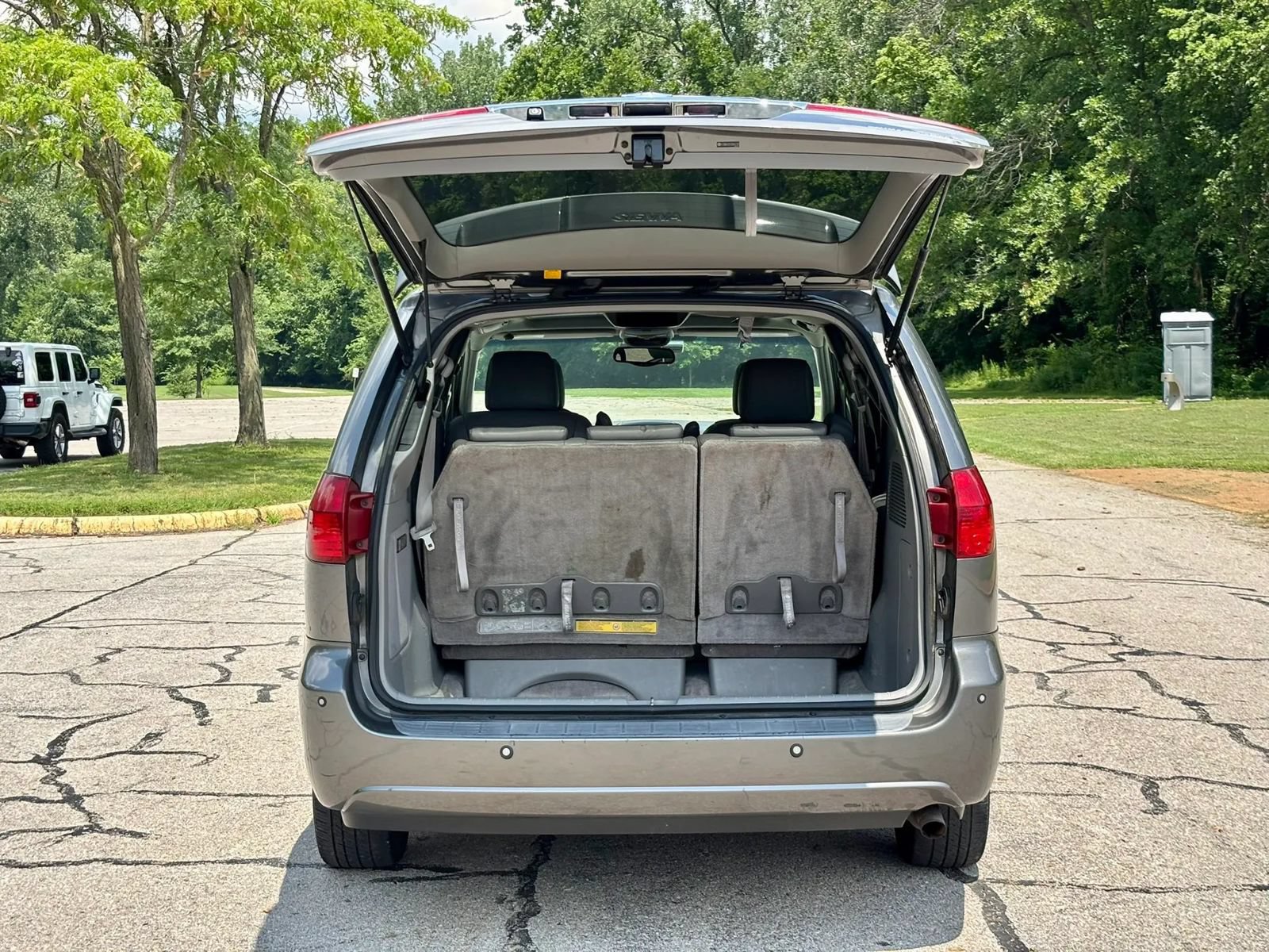 Used 2005 Toyota Sienna XLE Limited AWD/4WD image 9