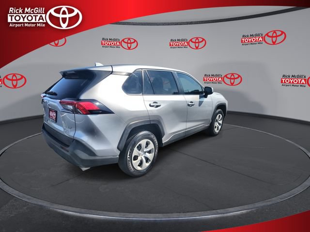Used 2022 Toyota RAV4 LE FWD image 8
