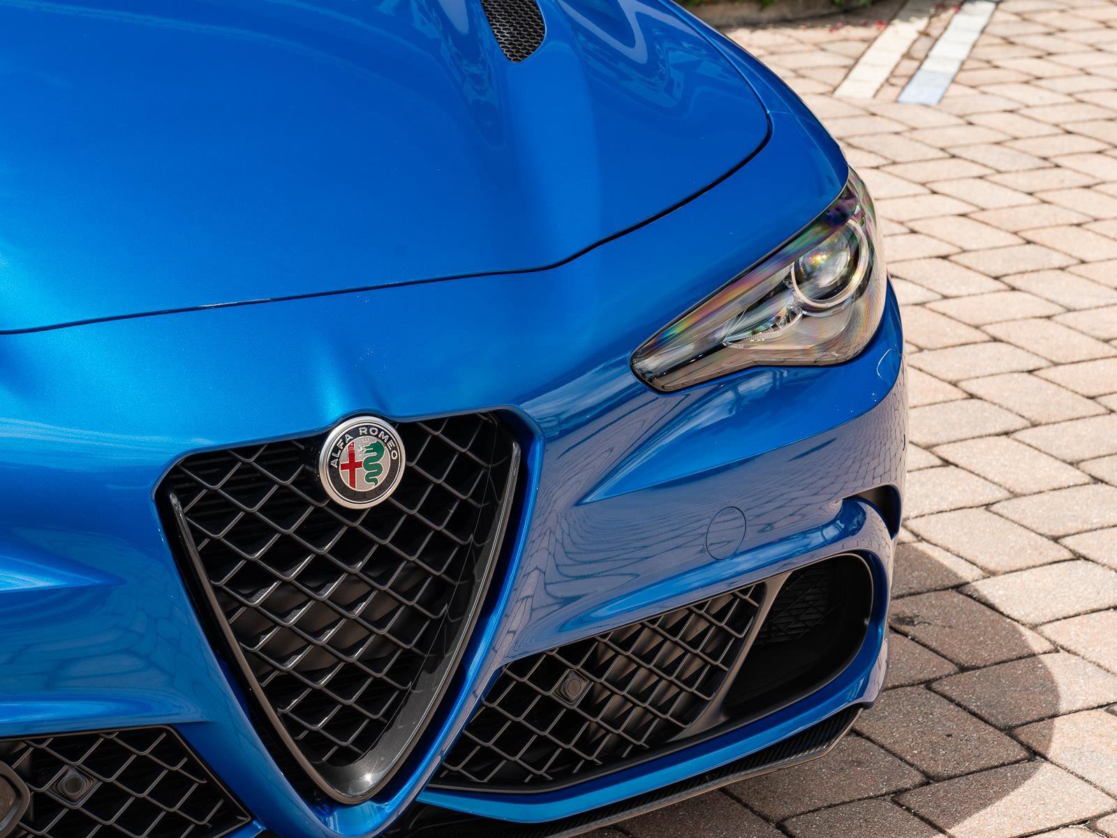 Used 2023 Alfa Romeo Giulia Quadrifoglio image 7