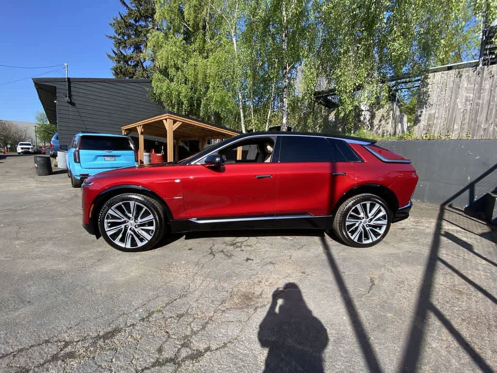 Certified 2025 Cadillac Lyriq Luxury w/ Nappa Leather Package AWD/4WD image 3