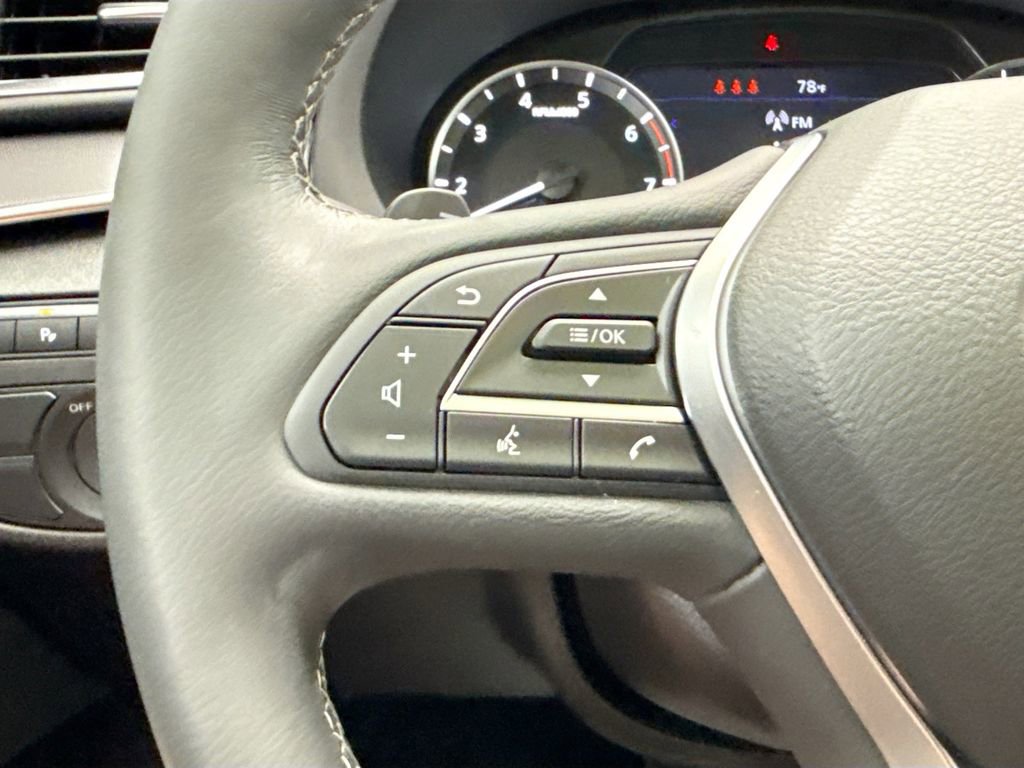 Used 2023 INFINITI QX50 Luxe AWD/4WD image 11