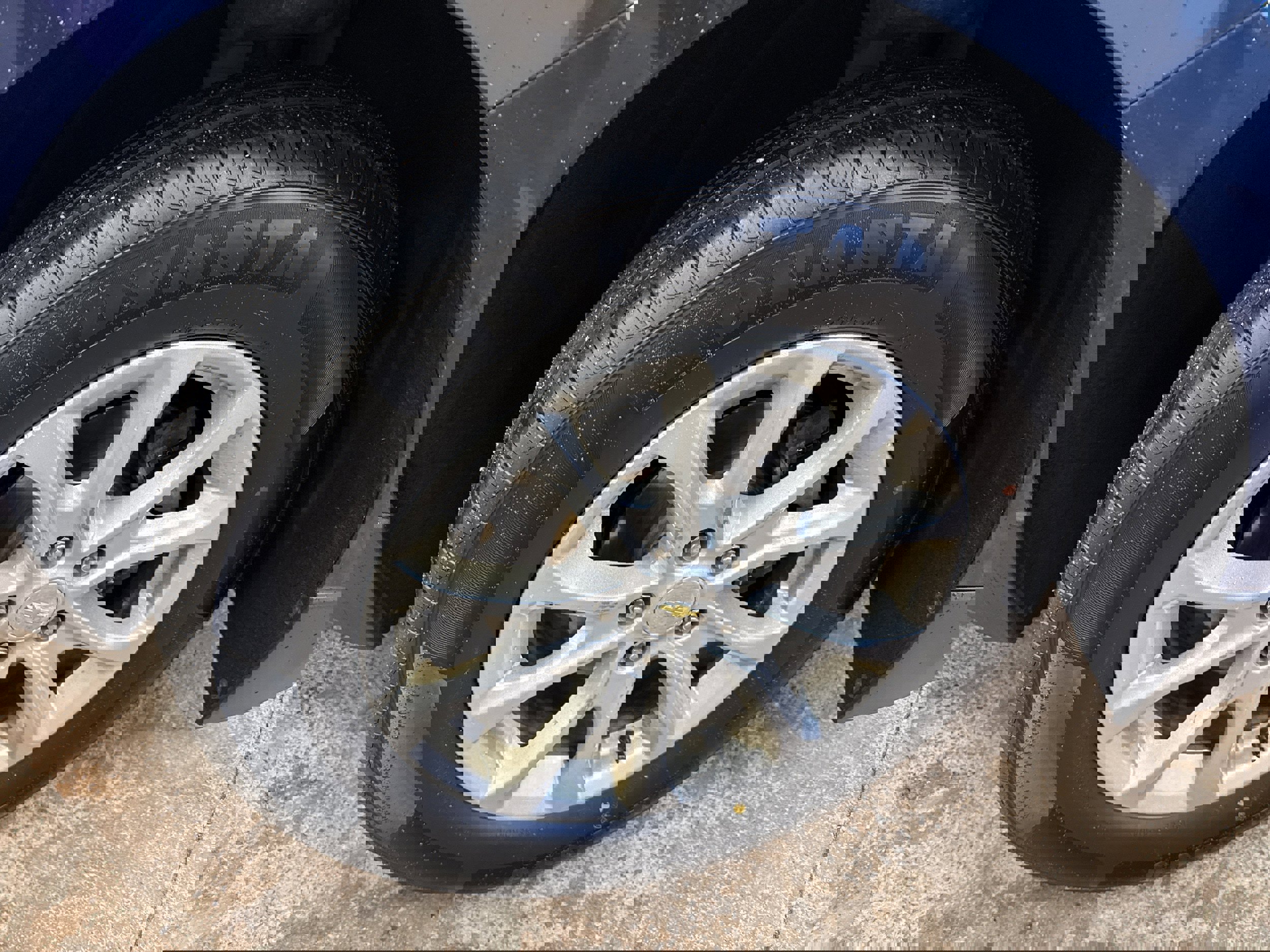 Used 2019 Chevrolet Equinox LT w/ Driver Convenience Package image 20