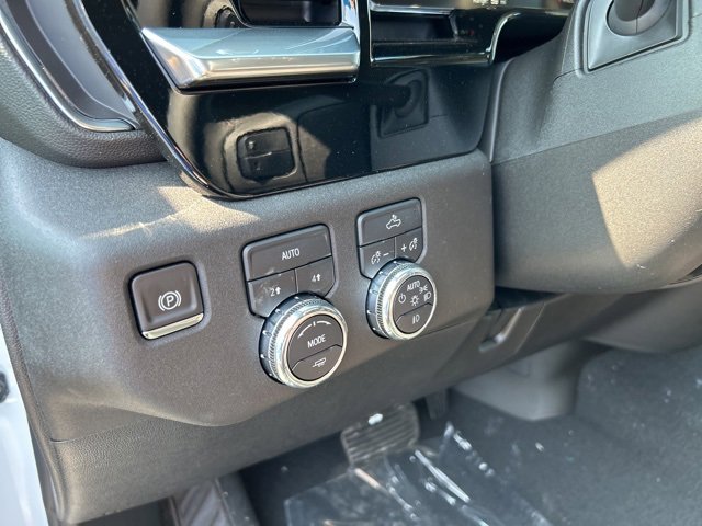 New 2026 GMC Sierra 1500 Elevation image 17