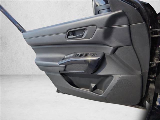 Used 2024 Nissan Pathfinder S image 24