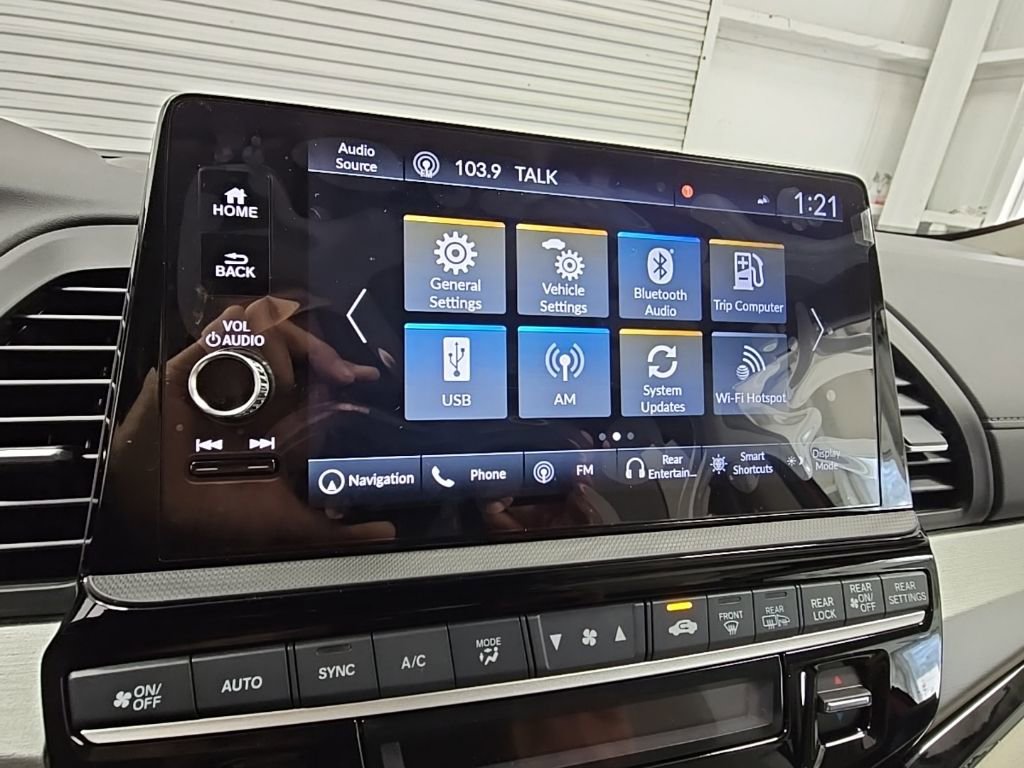 New 2026 Honda Odyssey Touring image 17