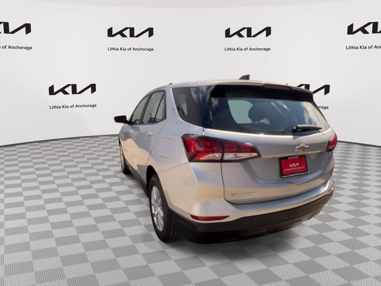 Used 2022 Chevrolet Equinox LS w/ Driver Confidence II Package AWD/4WD image 7