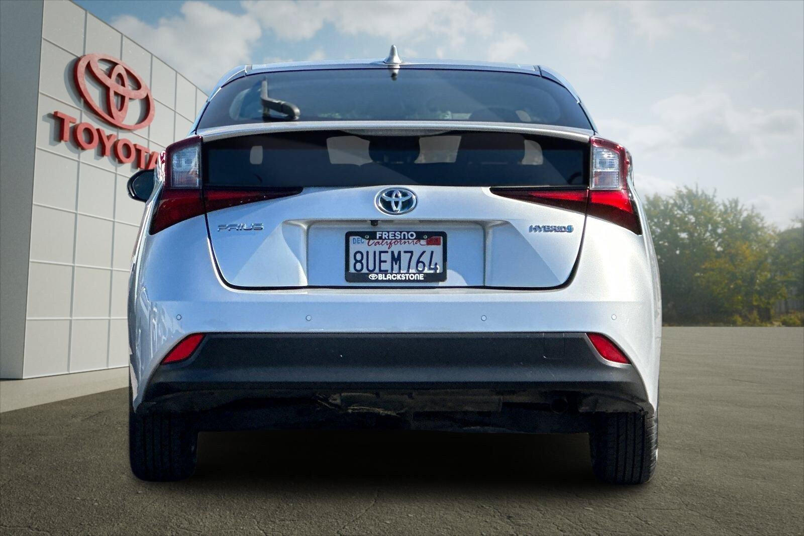 Certified 2021 Toyota Prius LE w/ Carpet Mat Package (TMS) FWD image 4