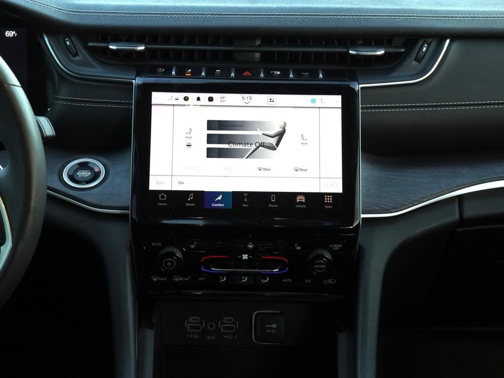 Used 2023 Jeep Grand Cherokee Limited image 23