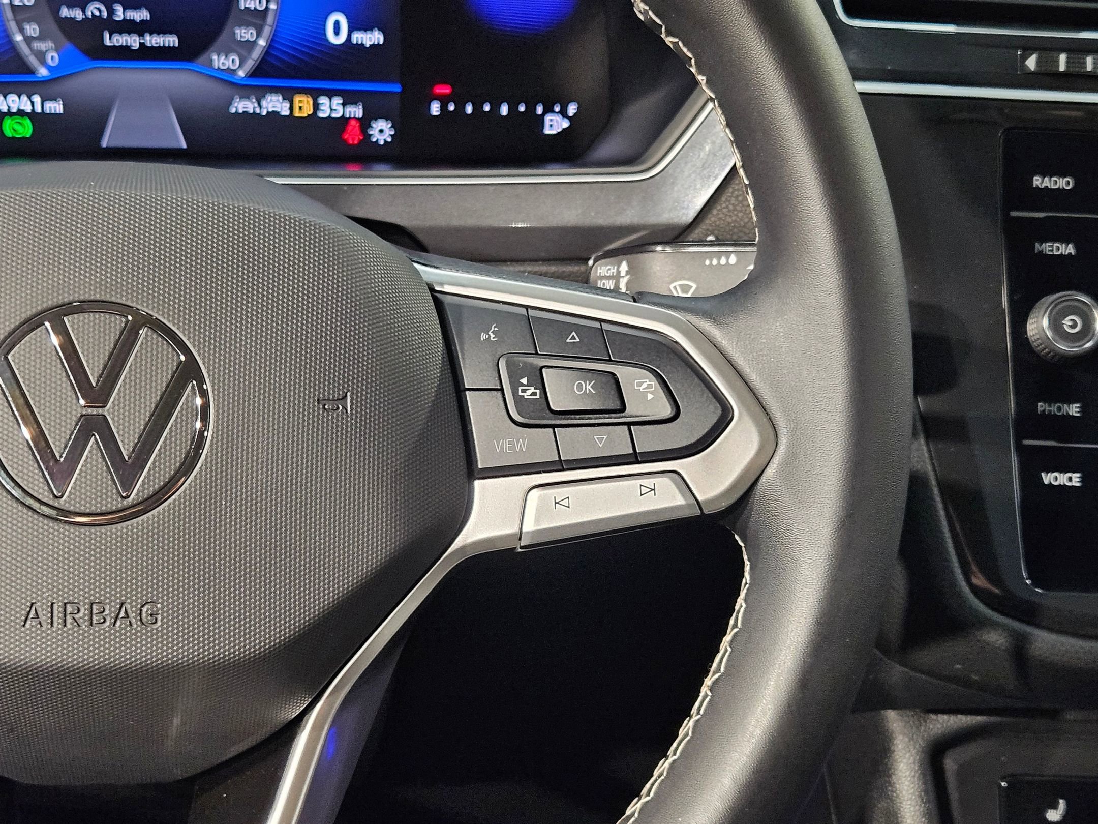Used 2024 Volkswagen Tiguan SE image 28
