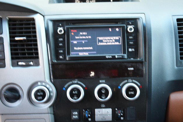 Used 2014 Toyota Sequoia Platinum image 21