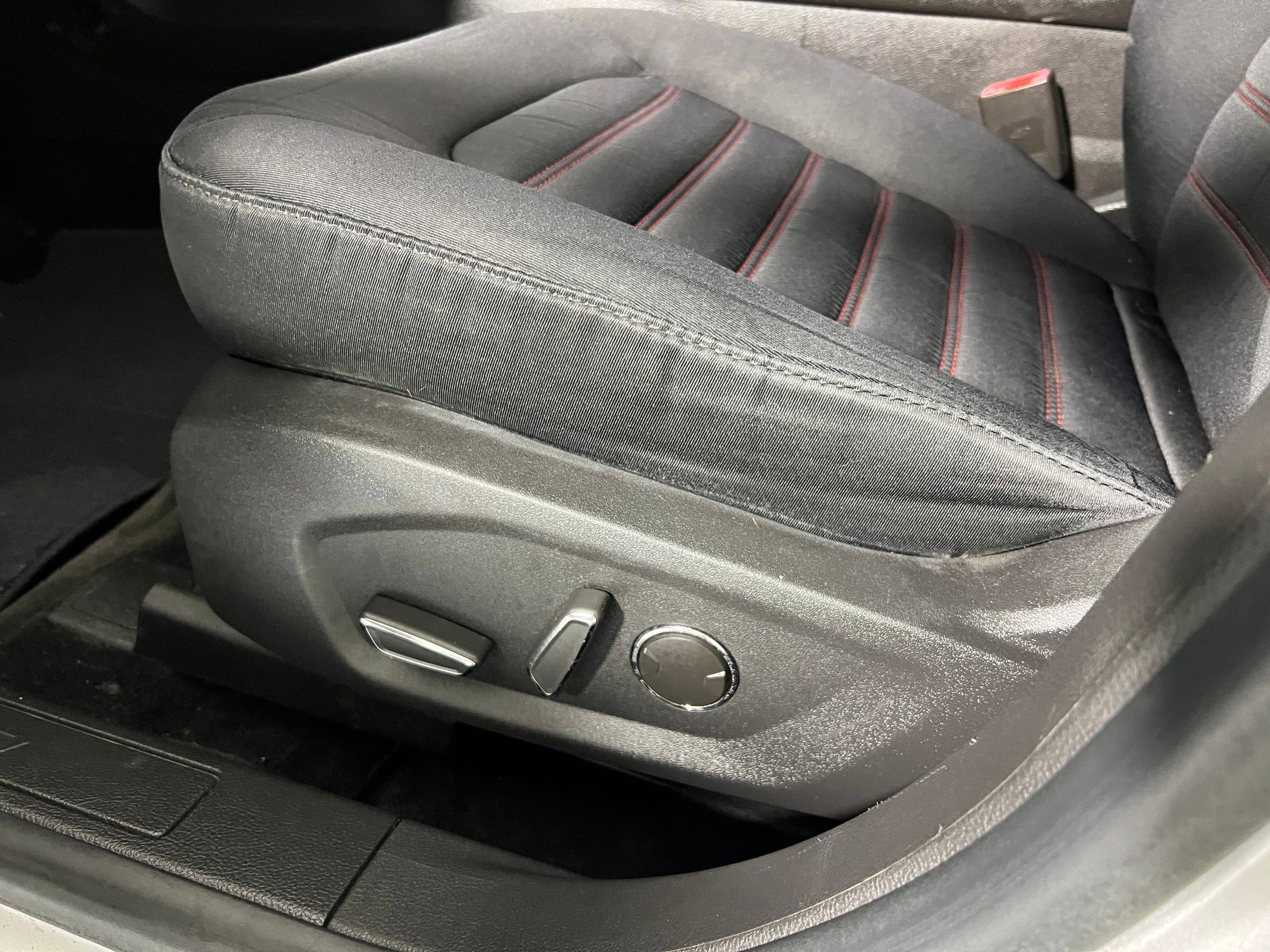 Used 2016 Ford Fusion SE image 13