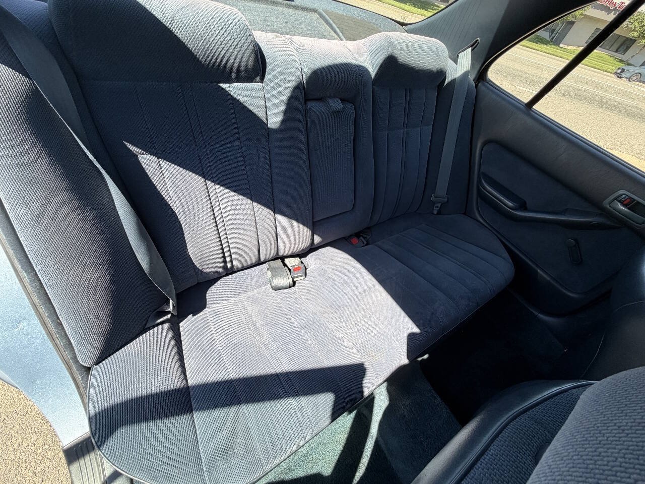 Used 1992 Toyota Camry Deluxe FWD image 32
