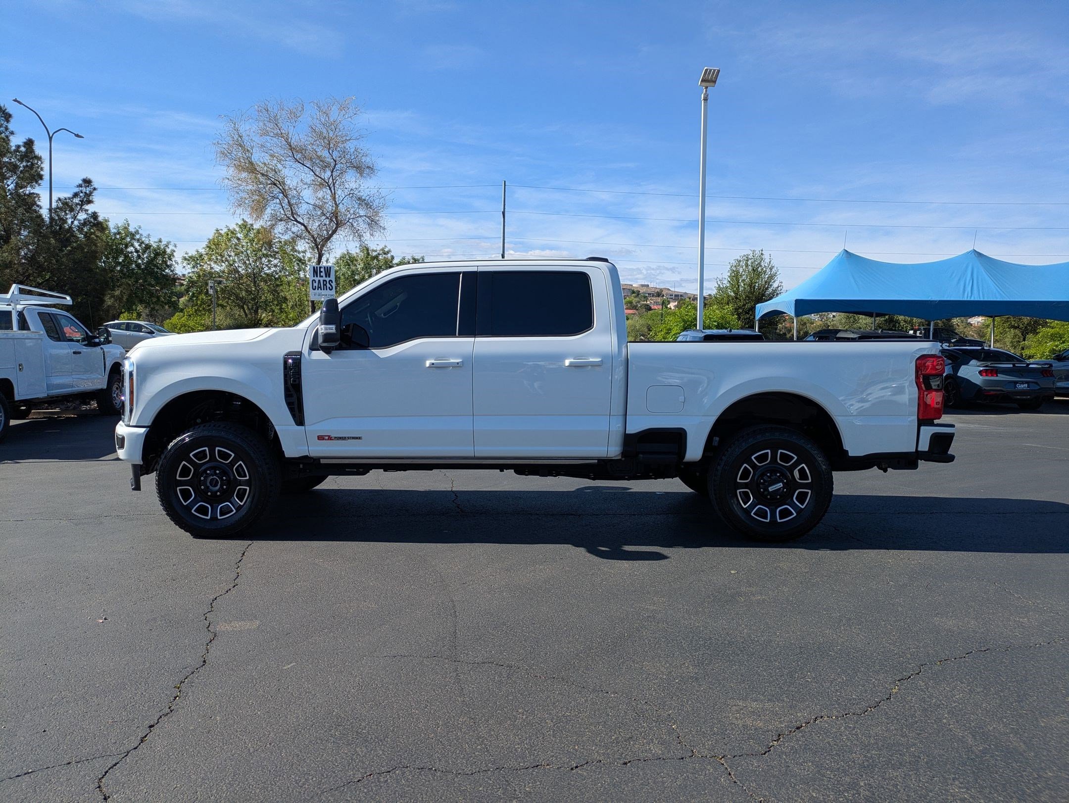 Used 2025 Ford F350 Platinum w/ FX4 Off-Road Package image 7