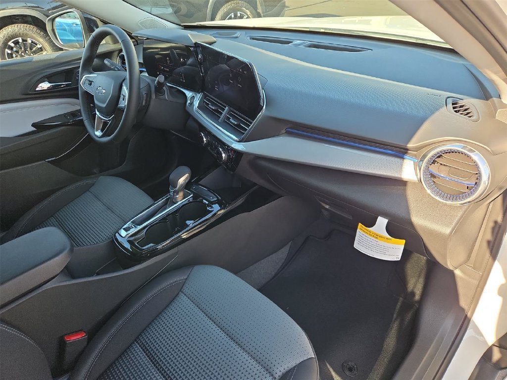 New 2026 Chevrolet Trax LT w/ Driver Confidence Package FWD image 20
