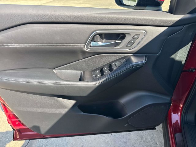 New 2026 Nissan Rogue Platinum AWD/4WD image 22