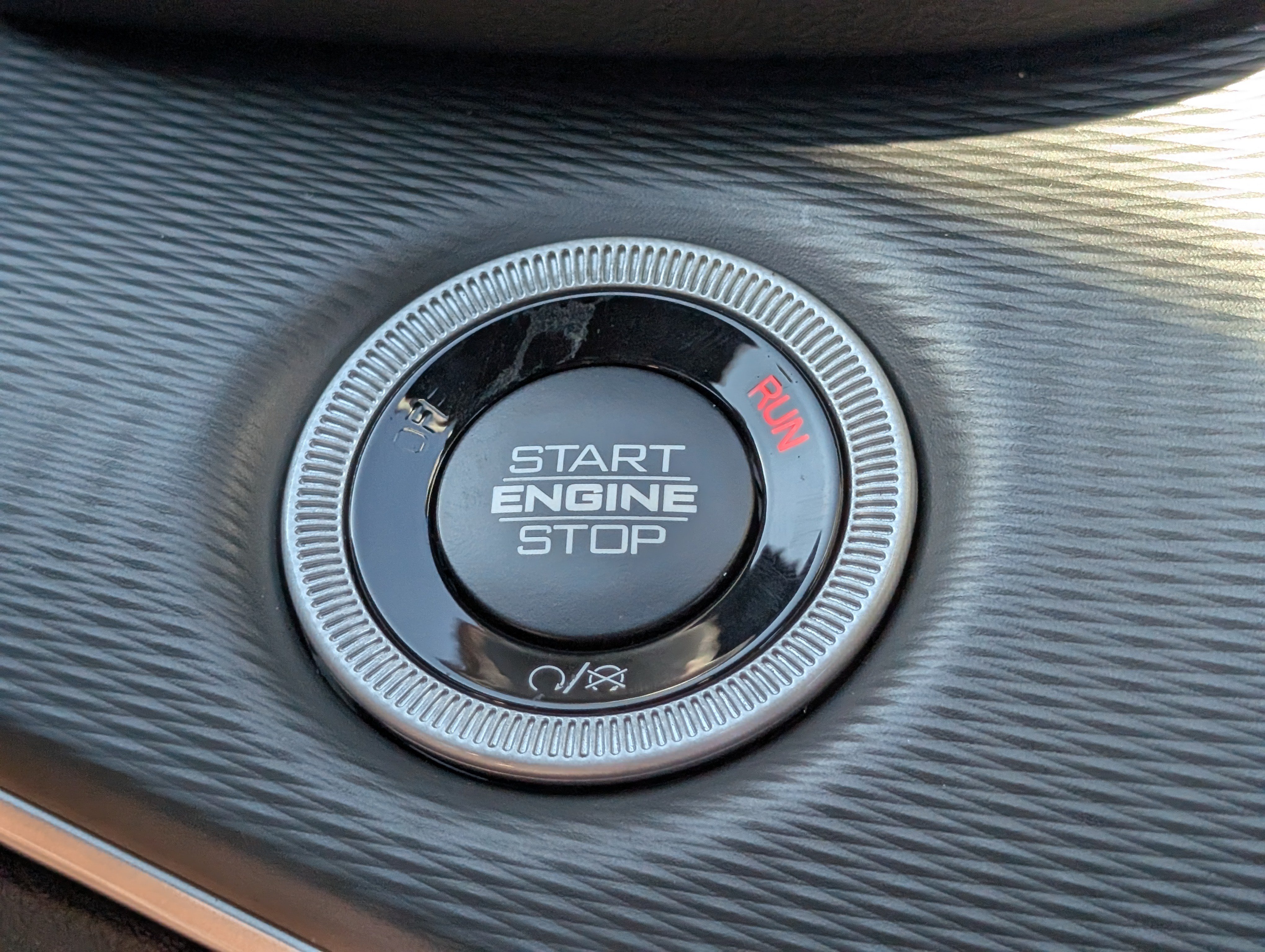 New 2025 Jeep Grand Cherokee Altitude AWD/4WD image 24