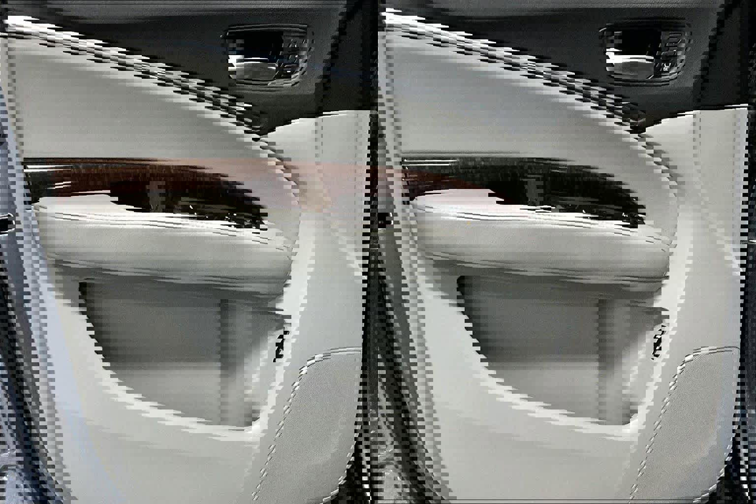 Used 2017 Acura MDX SH-AWD image 25