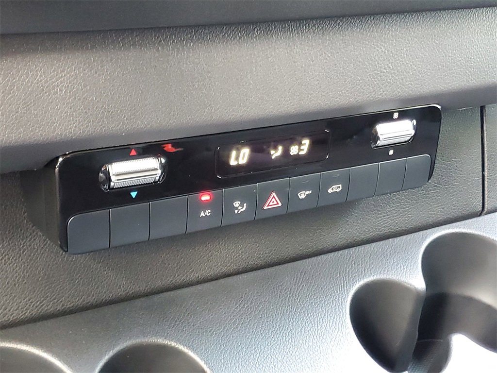 Used 2025 Mercedes-Benz Sprinter 2500 image 21