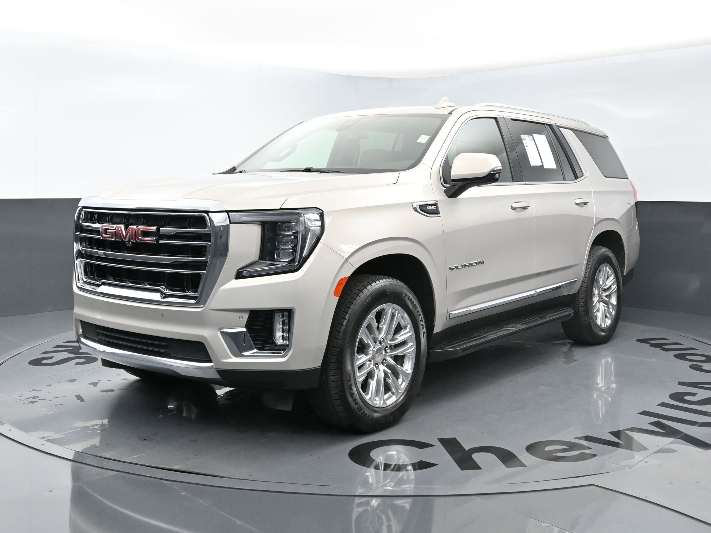 Used 2021 GMC Yukon SLT w/ SLT Premium Package image 11