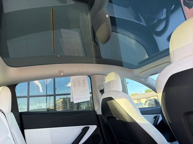 Used 2022 Tesla Model Y Performance AWD/4WD image 16